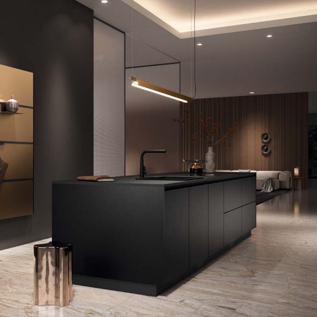 Häcker Designküche mit Holzfronten und Kücheninsel, integrierte Geräte und Barlösung, moderne Wohnküche mit warmen Materialien und klaren Linien